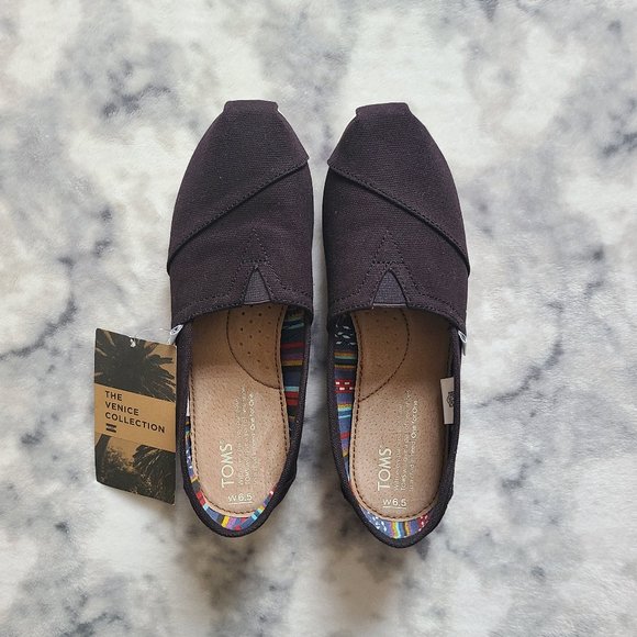 Toms Shoes - TOMS NWT Black Canvas Women's